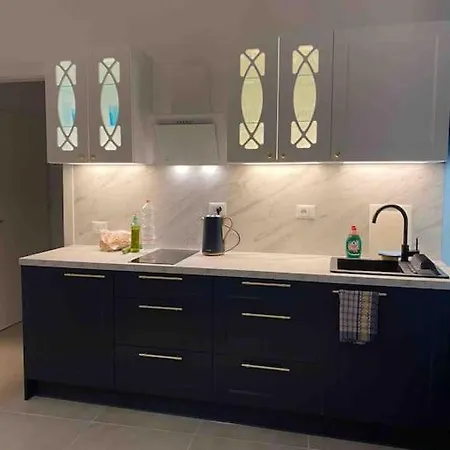 Albanian Family&chill Apartment Golem (Tirana)
