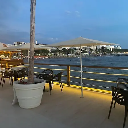 Albanian Family&chill Apartament Golem (Tirana)